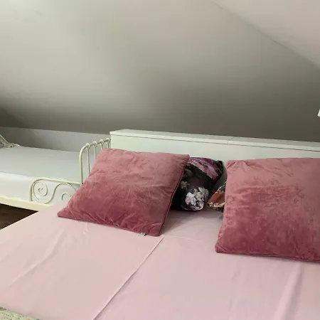 Apartment Apartman Lana & Lola